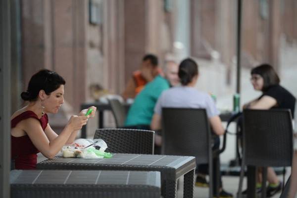 Московские кафе за две недели октября потеряли 20% прошлогодней выручки nbsp