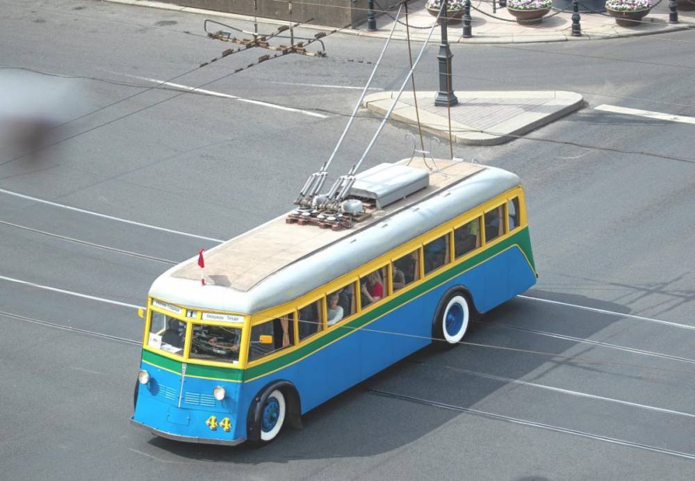 «Троллейбусная столица Европы»: Петербург празднует 84-летие «безрельсового трамвая»