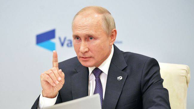 Путин: Белорусам нужно дать самим разобраться в ситуации