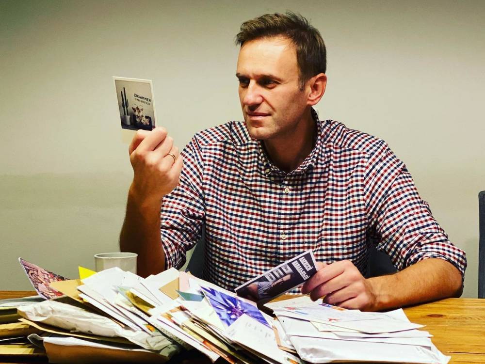 Навальный опроверг заявление Путина, что тот дал согласие на его лечение в Германии