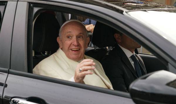 Католики теряют веру в Папу