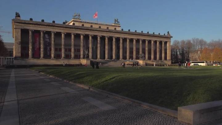 Более 70 экспонатов пострадали в ходе атаки вандалов на три музея в Берлине