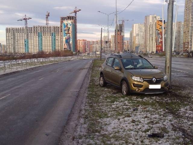 Управлявшую иномаркой женщину увезли на скорой после ДТП в Челябинске