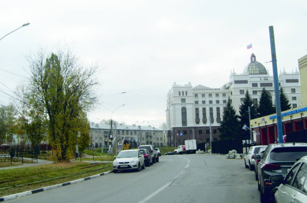 Запрет на парковку вводится у шестого дома по Окскому съезду в Нижнем Новгороде