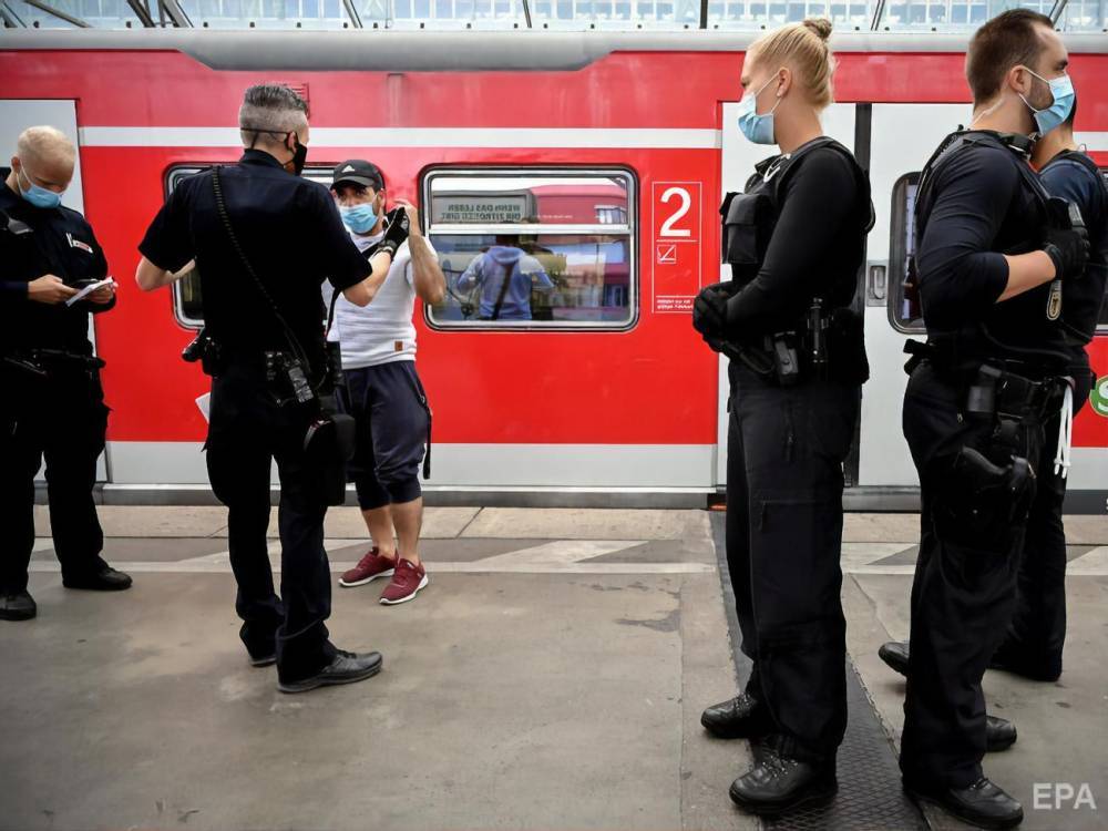 В Германии уборщица обнаружила бомбу в пригородном поезде
