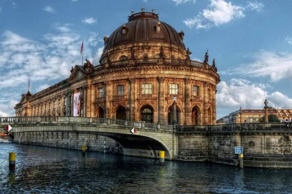 Несколько музеев Берлина пострадали от вандалов