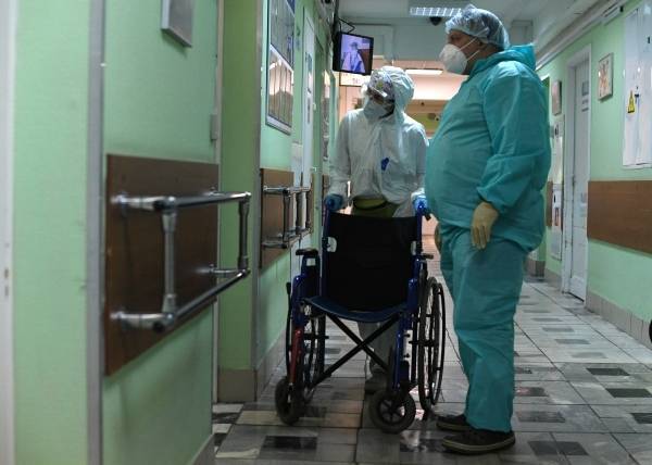 Вирусолог предрёк дальнейший рост числа заразившихся COVID-19 в России