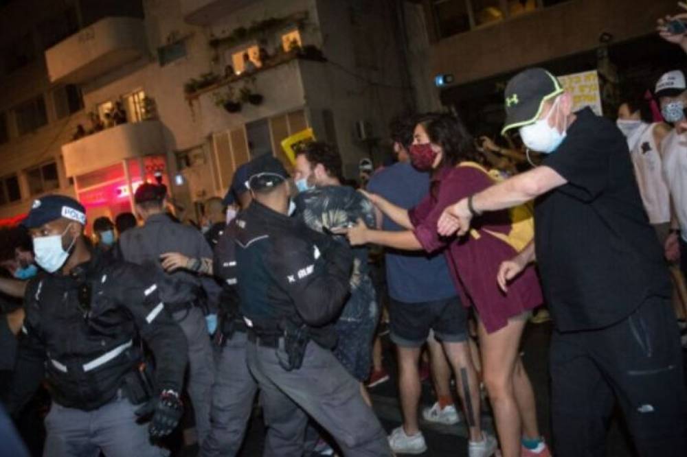 В Израиле во время антиправительственных протестов произошли столкновения с полицией, более 20 человек задержаны