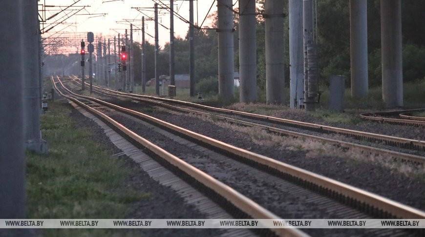 Мужчина попал под поезд в Минске