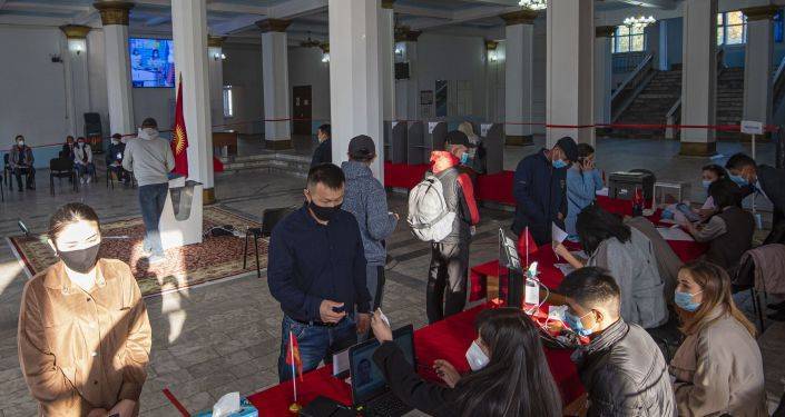 "Доверие возвращается": граждане Кыргызстана выбирают новый парламент