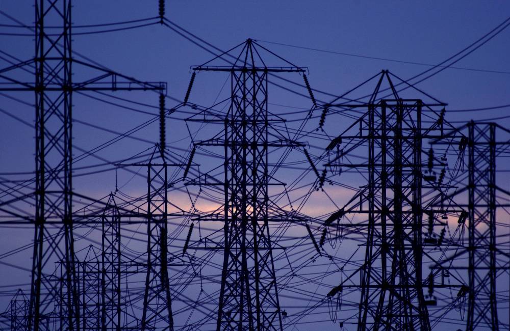 Постоянно повышая тарифы на передачу электроэнергии, НКРЭКУ вынуждает промышленность закрывать предприятия и сокращать персонал - эксперт