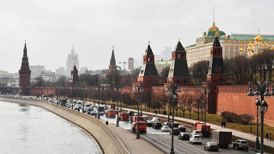 Двух человек задержали в Москве за запуск дронов возле Кремля и здания правительства