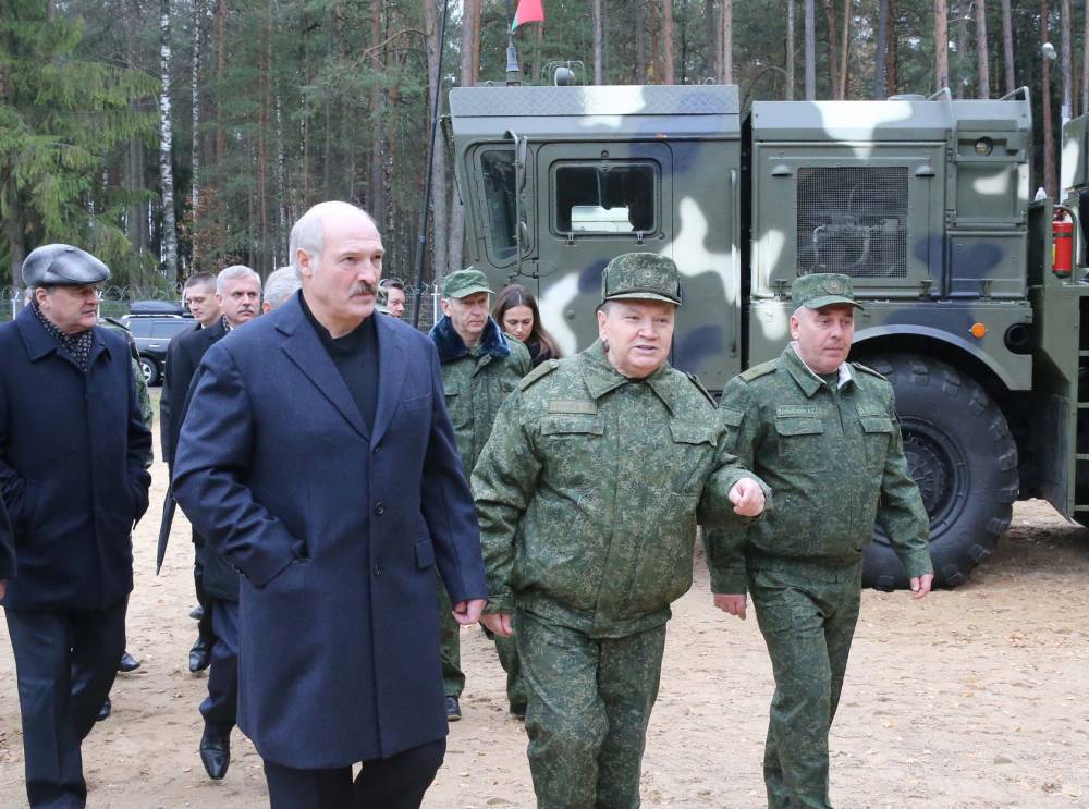 Лукашенко вопреки России «барыжил» оружием и в Азербайджане, и в...