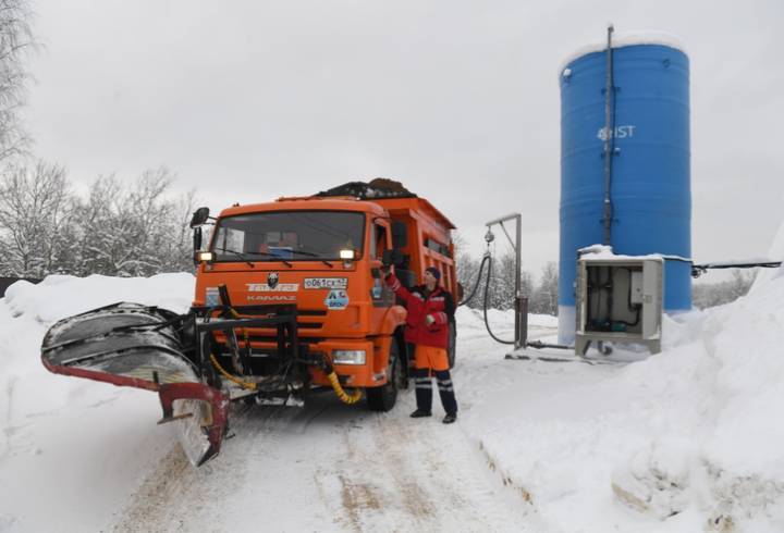 Дорожники готовят региональные трассы в Ленобласти к зиме