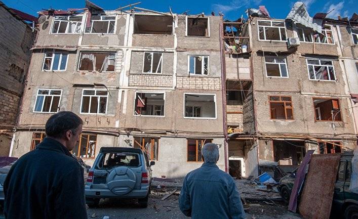 Репортаж с войны в Нагорном Карабахе: «Во время налетов и бомбардировок прячьтесь под кровать» (Reflex, Чехия)