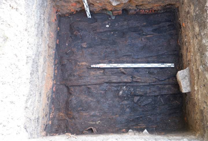 Археологи нашли остатки постройки XIX века в Старой Ладоге