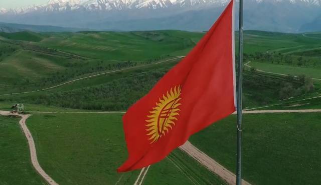 В Киргизии протестующие освободили из СИЗО экс-президента