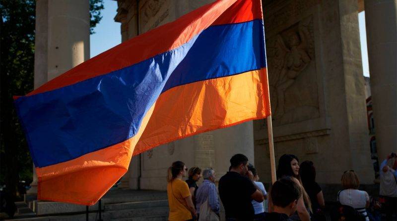 В Нагорный Карабах едут добровольцы из России и других стран