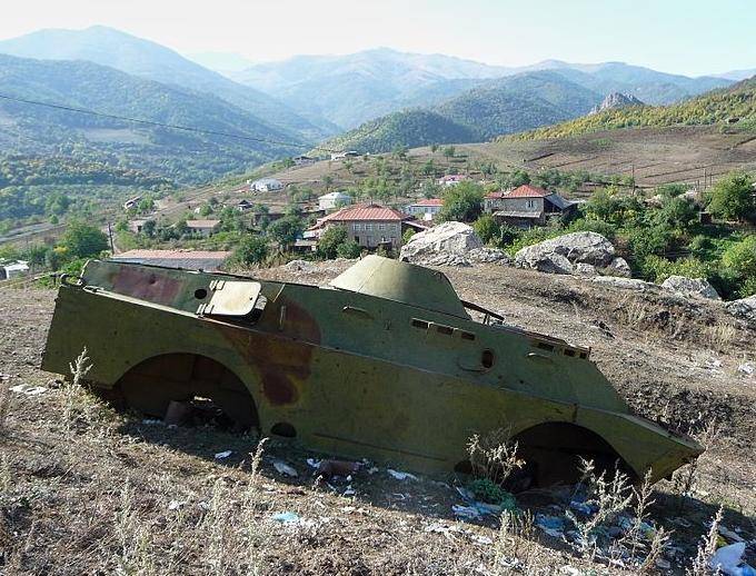 В Минздраве Армении сообщили о 19 погибших и 80 раненых среди мирного населения в Нагорном Карабахе
