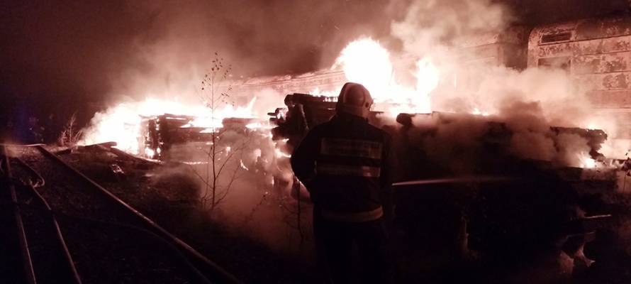 Транспортная прокуратура Карелии проверит станцию, где сгорели пассажирские вагоны