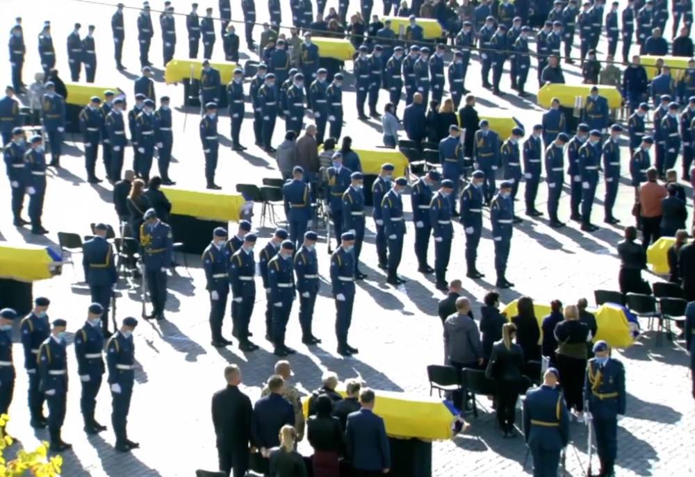 В Харькове провели в последний путь погибших в авиакатастрофе Ан-26