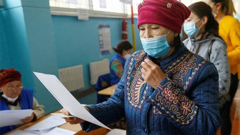 «Мы дискредитировали себя»: ЦИК Киргизии признал итоги выборов недействительными