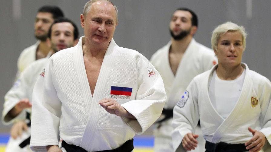 Путин поручил делать все ради защиты российских спортсменов