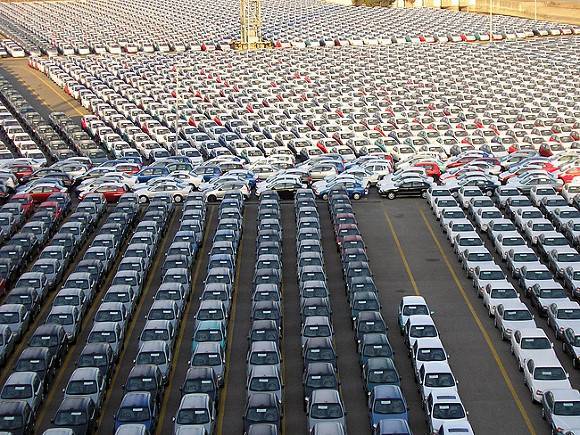 Продажи новых автомобилей в России снова начали расти