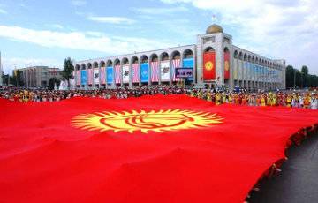 В Кыргызстане должны назначить новые парламентские выборы