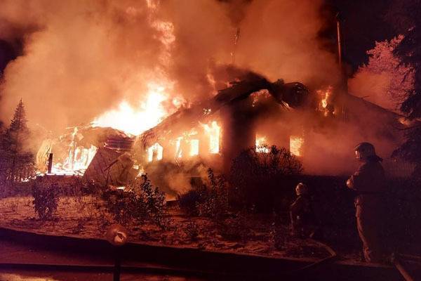В Пензе горит ресторан «Засека»
