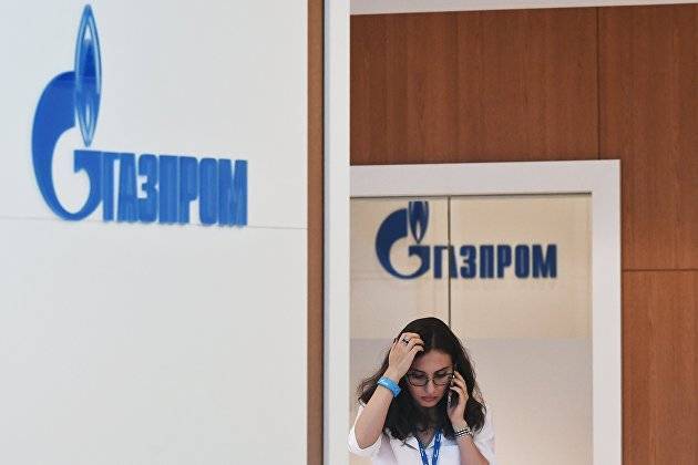 Бумаги "Газпрома" ускорили падение после решения Польши по "Северному потоку 2"