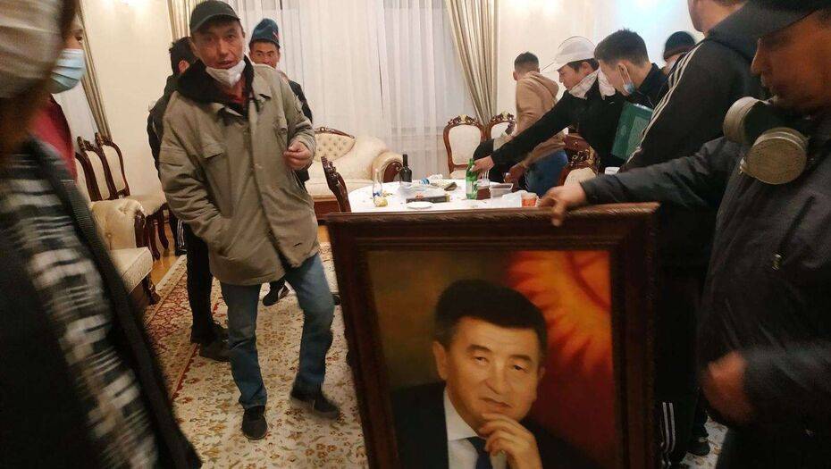 Как свергали президентов в Кыргызстане: революционные хроники