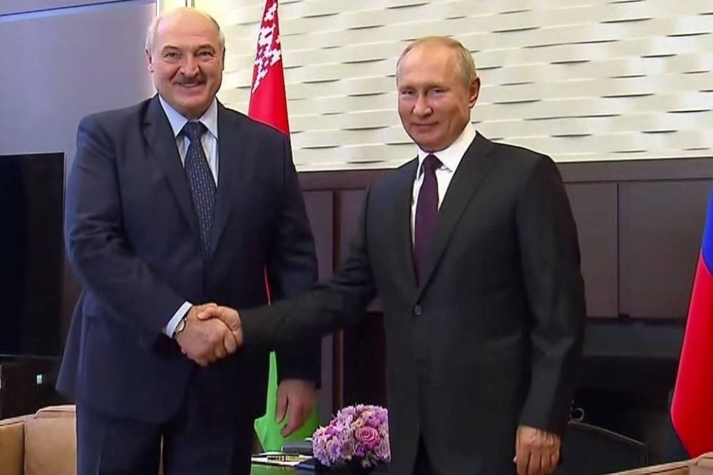Лукашенко и Путин по телефону обсудили открытие границ