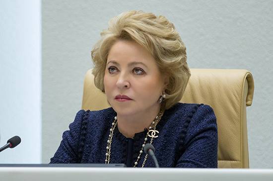 Матвиенко призвала сенаторов перевести заседания комитетов в онлайн и ограничить число посетителей Совета Федерации