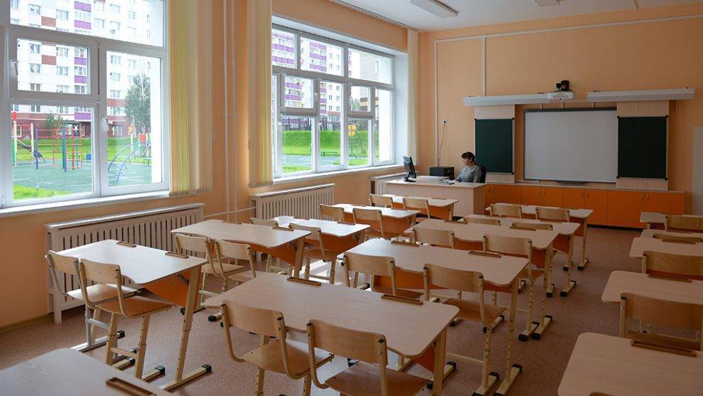 Глава Удмуртии рассказал будут ли школьников переводить на «дистанционку»
