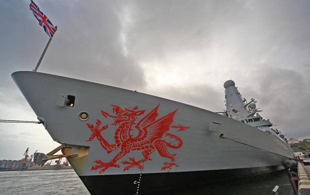 В порт Одессы зашел британский эсминец Dragon