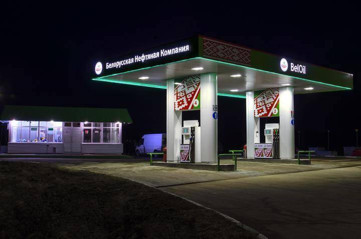 Беларусь возобновила отгрузку автомобильного топлива в Россию