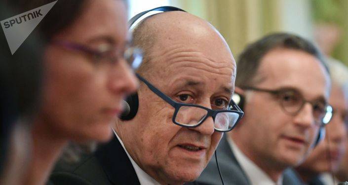 Глава МИД Франции ответил на претензии Турции по Карабаху