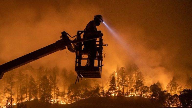В Калифорнии зафиксировали первый в истории «гигапожар»