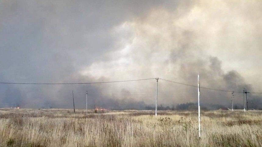 МЧС мобилизует силы для тушения пожара в Рязанской области