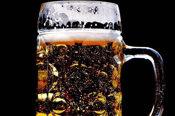 СМИ: в России могут уменьшить объем пластиковой тары для пива до 0,5 литра