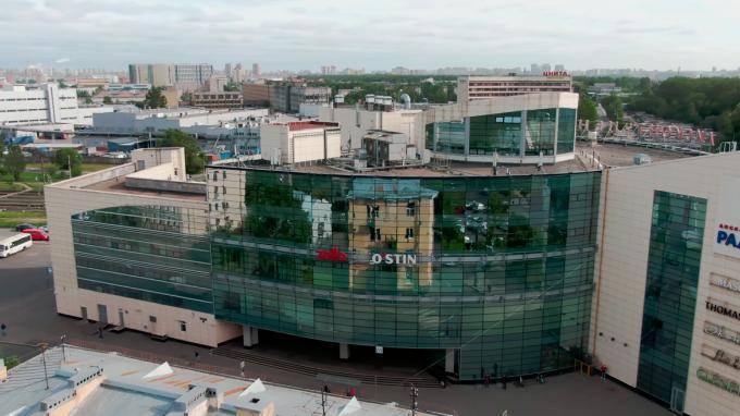 Петербург вошёл в число регионов РФ с самым сильным падением трафика в ТЦ