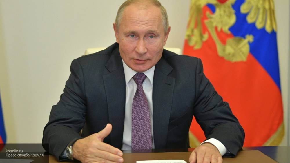 Путин назвал обновление техники в МЧС РФ "медленным"