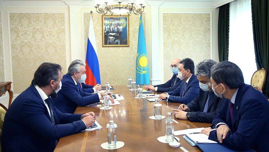 Мамин встретился с главами Сбербанка и Роскосмоса во время визита в Москву