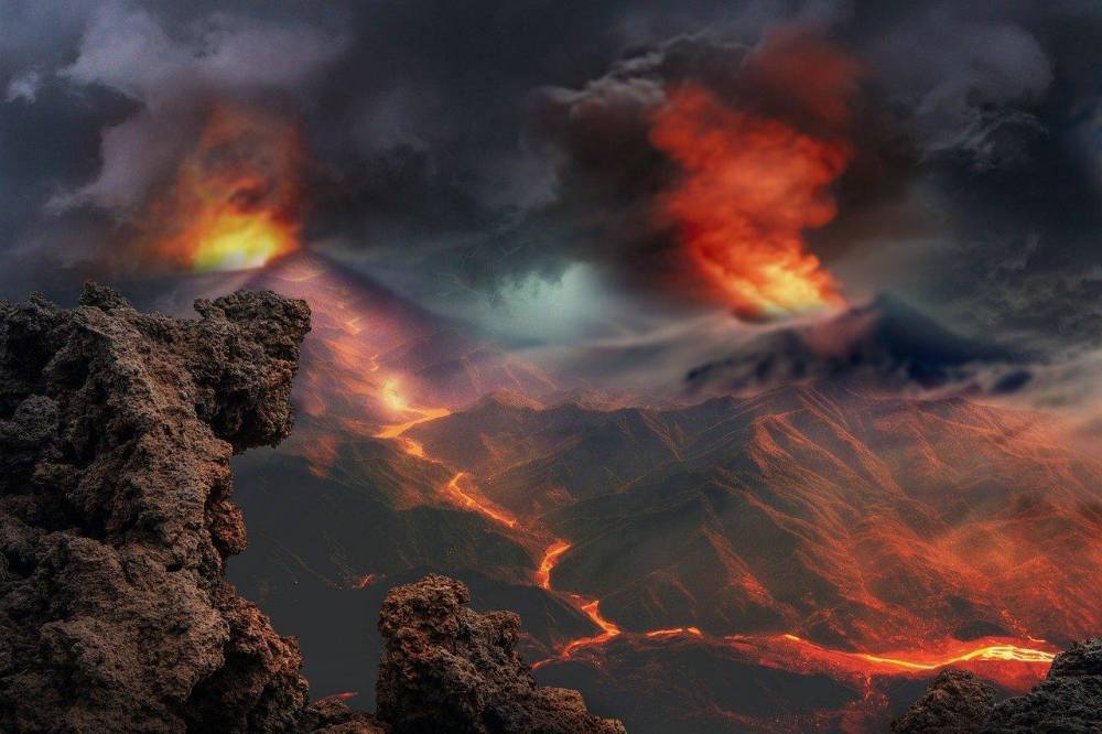 Ученые: Вулканы накапливают магму в километрах от места извержения