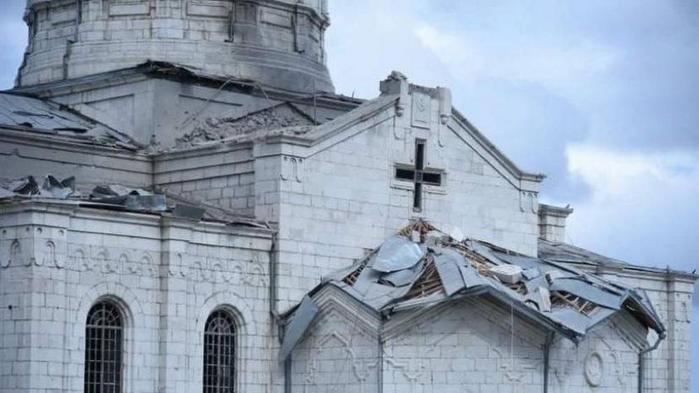 Российские журналисты пострадали в повторном азербайджанском ударе по храму в Шуши