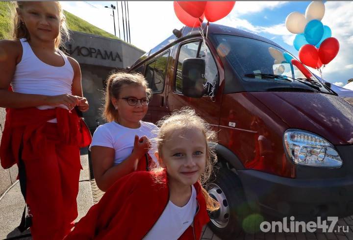 Правительство РФ направит регионам 10 млрд рублей на выплаты семьям с детьми