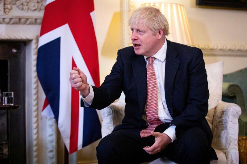 Премьер-министр Британии пообещал Украине помощь в борьбе против "пагубного влияния" России