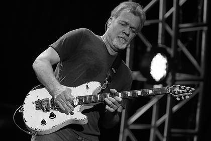 Умер основатель рок-группы Van Halen
