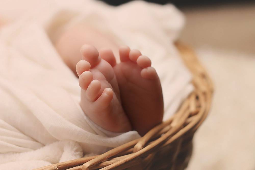 Умер младенец, рожденный в Гатчине суррогатной матерью для граждан Китая